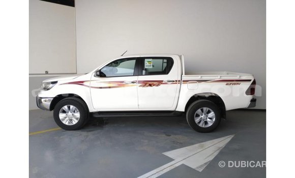 Acheter Import Voiture Toyota Hilux Blanc à Import - Dubai, Artibonite Acheter Import Voiture Toyota Hilux Blanc à Import - Dubai, Artibonite