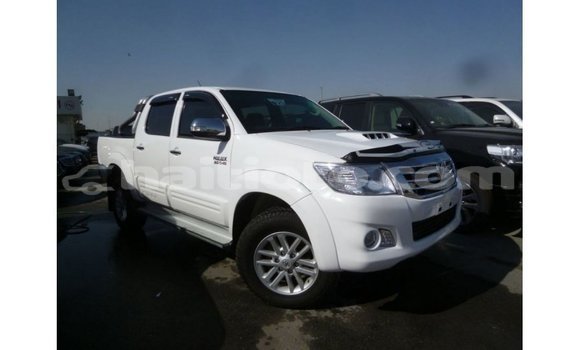 Acheter Import Voiture Toyota Hilux Blanc à Import - Dubai, Artibonite Acheter Import Voiture Toyota Hilux Blanc à Import - Dubai, Artibonite
