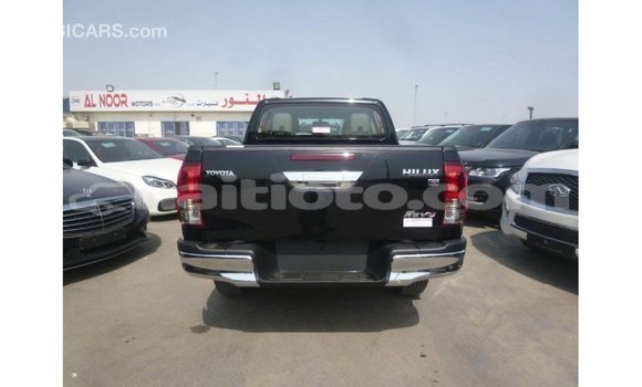 Acheter Import Voiture Toyota Hilux Noir à Import - Dubai, Artibonite Acheter Import Voiture Toyota Hilux Noir à Import - Dubai, Artibonite