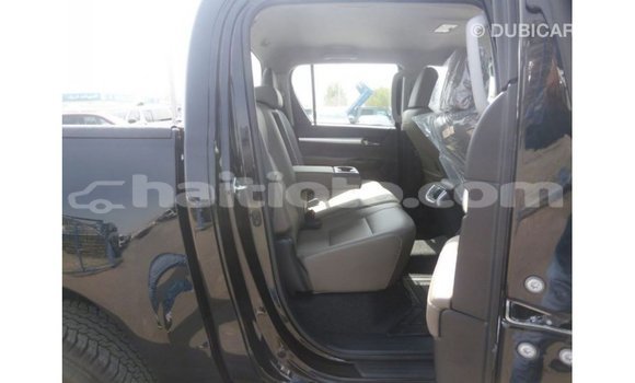 Acheter Import Voiture Toyota Hilux Noir à Import - Dubai, Artibonite Acheter Import Voiture Toyota Hilux Noir à Import - Dubai, Artibonite
