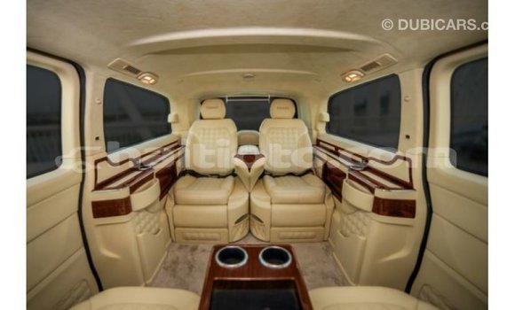 Acheter Import Voiture Mercedes-Benz 190 (W201) Noir à Import - Dubai, Artibonite