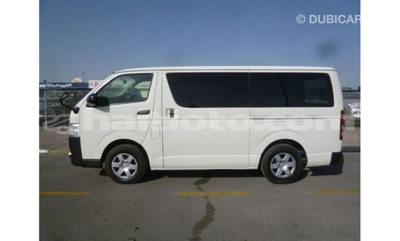Acheter Import Voiture Toyota Hiace Blanc à Import - Dubai, Artibonite Acheter Import Voiture Toyota Hiace Blanc à Import - Dubai, Artibonite