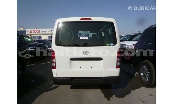 Acheter Import Voiture Toyota Hiace Blanc à Import - Dubai, Artibonite Acheter Import Voiture Toyota Hiace Blanc à Import - Dubai, Artibonite