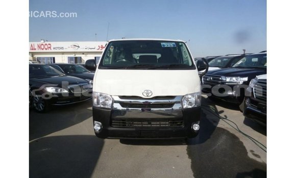 Acheter Import Voiture Toyota Hiace Blanc à Import - Dubai, Artibonite Acheter Import Voiture Toyota Hiace Blanc à Import - Dubai, Artibonite