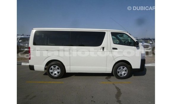 Acheter Import Voiture Toyota Hiace Blanc à Import - Dubai, Artibonite Acheter Import Voiture Toyota Hiace Blanc à Import - Dubai, Artibonite
