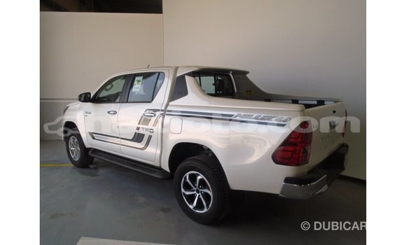 Acheter Import Voiture Toyota Hilux Blanc à Import - Dubai, Artibonite Acheter Import Voiture Toyota Hilux Blanc à Import - Dubai, Artibonite