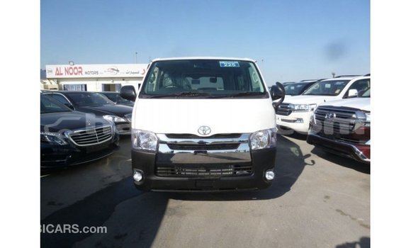Acheter Import Voiture Toyota Hiace Blanc à Import - Dubai, Artibonite Acheter Import Voiture Toyota Hiace Blanc à Import - Dubai, Artibonite