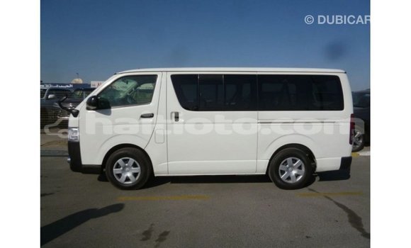 Acheter Import Voiture Toyota Hiace Blanc à Import - Dubai, Artibonite Acheter Import Voiture Toyota Hiace Blanc à Import - Dubai, Artibonite