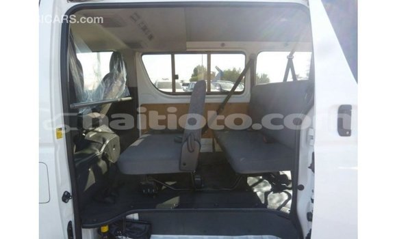Acheter Import Voiture Toyota Hiace Blanc à Import - Dubai, Artibonite Acheter Import Voiture Toyota Hiace Blanc à Import - Dubai, Artibonite