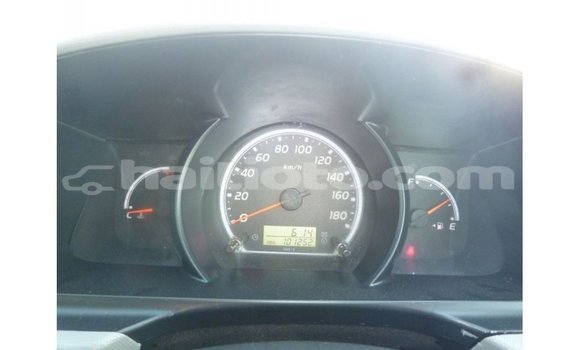 Acheter Import Voiture Toyota Hiace Blanc à Import - Dubai, Artibonite Acheter Import Voiture Toyota Hiace Blanc à Import - Dubai, Artibonite