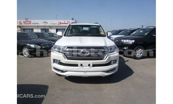 Acheter Import Voiture Toyota Land Cruiser Blanc à Import - Dubai, Artibonite Acheter Import Voiture Toyota Land Cruiser Blanc à Import - Dubai, Artibonite