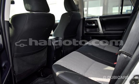Acheter Import Utilitaire Toyota HiAce Autre à Import - Dubai, Artibonite Acheter Import Utilitaire Toyota HiAce Autre à Import - Dubai, Artibonite