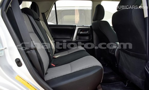 Acheter Import Utilitaire Toyota HiAce Autre à Import - Dubai, Artibonite Acheter Import Utilitaire Toyota HiAce Autre à Import - Dubai, Artibonite