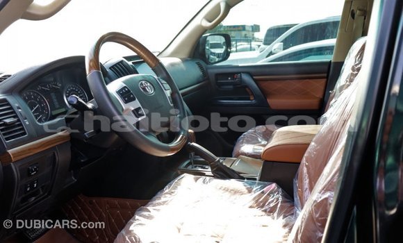 Acheter Import Voiture Toyota Land Cruiser Noir à Import - Dubai, Artibonite Acheter Import Voiture Toyota Land Cruiser Noir à Import - Dubai, Artibonite