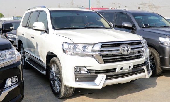 Acheter Import Voiture Toyota Land Cruiser Blanc à Import - Dubai, Artibonite Acheter Import Voiture Toyota Land Cruiser Blanc à Import - Dubai, Artibonite