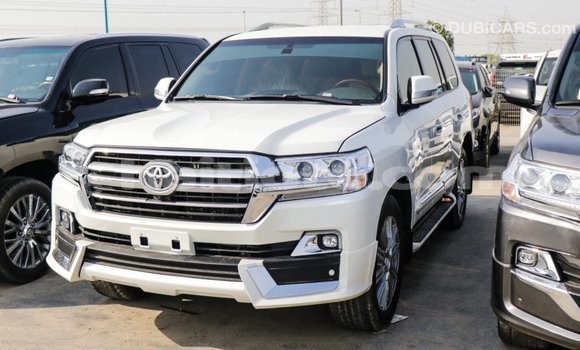 Acheter Import Voiture Toyota Land Cruiser Blanc à Import - Dubai, Artibonite Acheter Import Voiture Toyota Land Cruiser Blanc à Import - Dubai, Artibonite