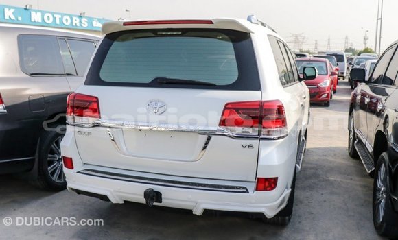 Acheter Import Voiture Toyota Land Cruiser Blanc à Import - Dubai, Artibonite Acheter Import Voiture Toyota Land Cruiser Blanc à Import - Dubai, Artibonite