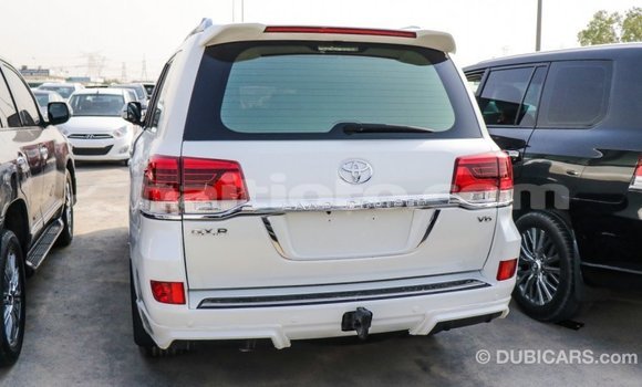 Acheter Import Voiture Toyota Land Cruiser Blanc à Import - Dubai, Artibonite Acheter Import Voiture Toyota Land Cruiser Blanc à Import - Dubai, Artibonite