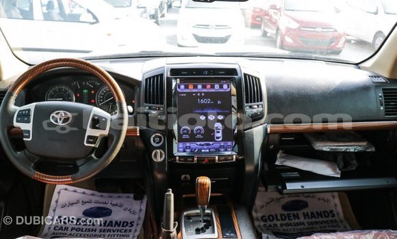 Acheter Import Voiture Toyota Land Cruiser Noir à Import - Dubai, Artibonite Acheter Import Voiture Toyota Land Cruiser Noir à Import - Dubai, Artibonite