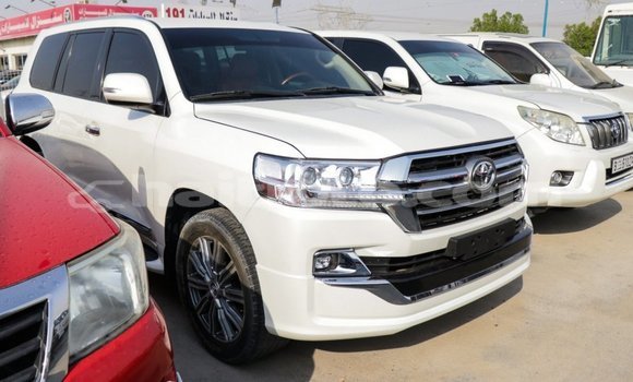 Acheter Import Voiture Toyota Land Cruiser Blanc à Import - Dubai, Artibonite Acheter Import Voiture Toyota Land Cruiser Blanc à Import - Dubai, Artibonite