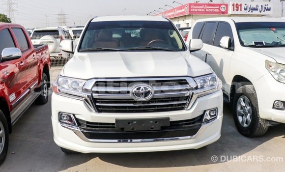 Acheter Import Voiture Toyota Land Cruiser Blanc à Import - Dubai, Artibonite Acheter Import Voiture Toyota Land Cruiser Blanc à Import - Dubai, Artibonite