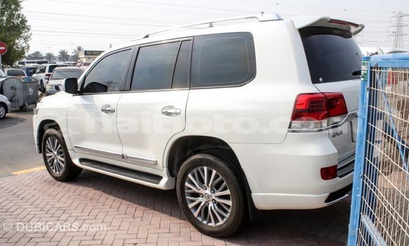 Acheter Import Voiture Toyota Land Cruiser Blanc à Import - Dubai, Artibonite Acheter Import Voiture Toyota Land Cruiser Blanc à Import - Dubai, Artibonite