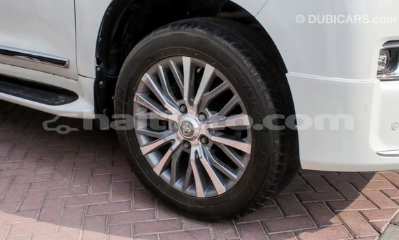 Acheter Import Voiture Toyota Land Cruiser Blanc à Import - Dubai, Artibonite Acheter Import Voiture Toyota Land Cruiser Blanc à Import - Dubai, Artibonite