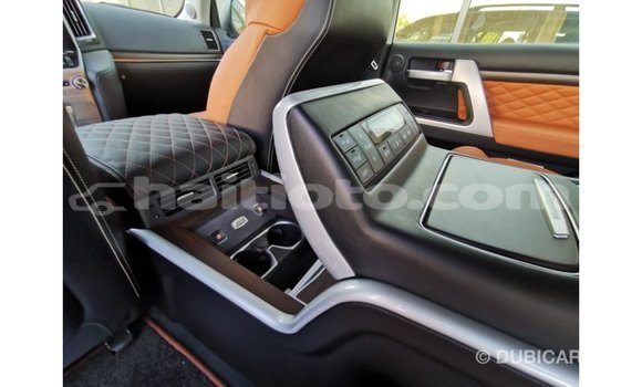 Acheter Import Voiture Toyota Land Cruiser Noir à Import - Dubai, Artibonite Acheter Import Voiture Toyota Land Cruiser Noir à Import - Dubai, Artibonite