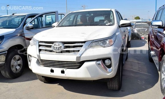 Acheter Import Voiture Toyota Fortuner Blanc à Import - Dubai, Artibonite Acheter Import Voiture Toyota Fortuner Blanc à Import - Dubai, Artibonite