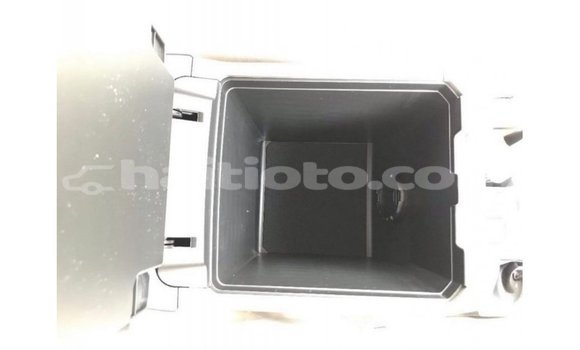 Acheter Import Voiture Toyota Prado Marron à Import - Dubai, Artibonite Acheter Import Voiture Toyota Prado Marron à Import - Dubai, Artibonite