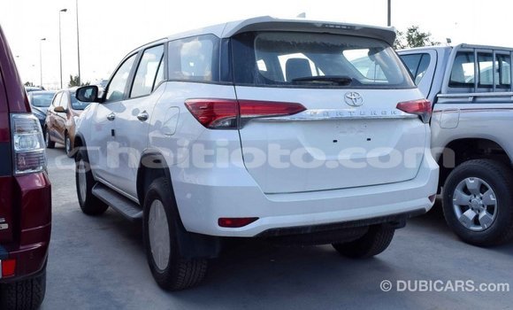Acheter Import Voiture Toyota Fortuner Blanc à Import - Dubai, Artibonite Acheter Import Voiture Toyota Fortuner Blanc à Import - Dubai, Artibonite