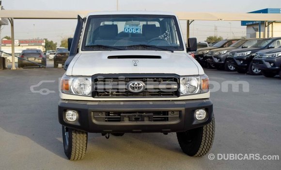 Acheter Import Voiture Toyota Land Cruiser Blanc à Import - Dubai, Artibonite Acheter Import Voiture Toyota Land Cruiser Blanc à Import - Dubai, Artibonite