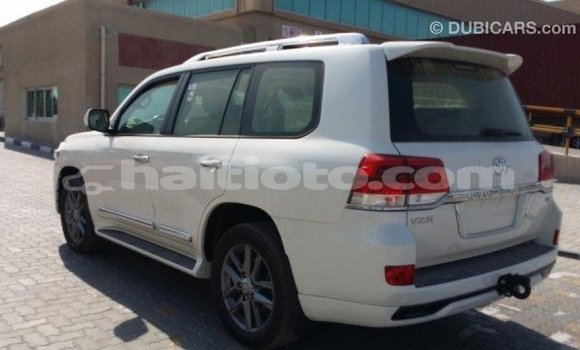 Acheter Import Voiture Toyota Land Cruiser Blanc à Import - Dubai, Artibonite Acheter Import Voiture Toyota Land Cruiser Blanc à Import - Dubai, Artibonite