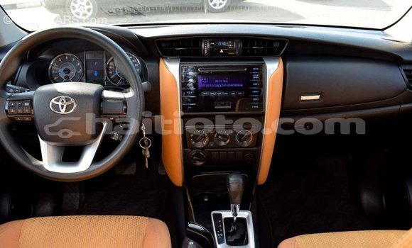 Acheter Import Voiture Toyota Fortuner Bleu à Import - Dubai, Artibonite Acheter Import Voiture Toyota Fortuner Bleu à Import - Dubai, Artibonite