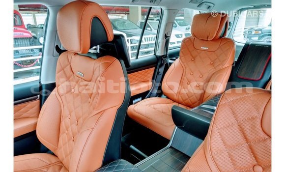Acheter Import Voiture Toyota Land Cruiser Noir à Import - Dubai, Artibonite Acheter Import Voiture Toyota Land Cruiser Noir à Import - Dubai, Artibonite