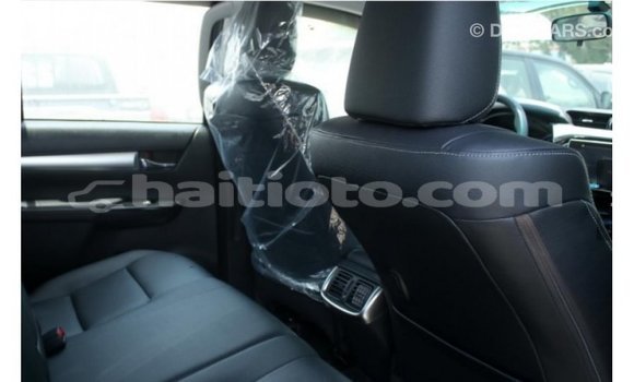 Acheter Import Voiture Toyota Hilux Autre à Import - Dubai, Artibonite Acheter Import Voiture Toyota Hilux Autre à Import - Dubai, Artibonite
