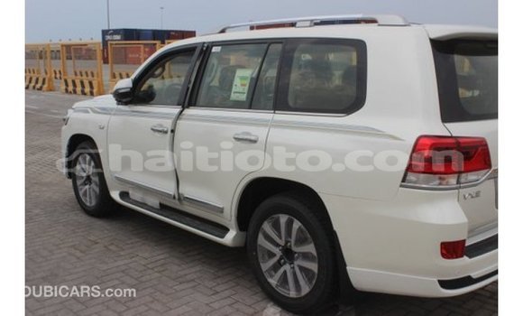 Acheter Import Voiture Toyota Land Cruiser Blanc à Import - Dubai, Artibonite Acheter Import Voiture Toyota Land Cruiser Blanc à Import - Dubai, Artibonite