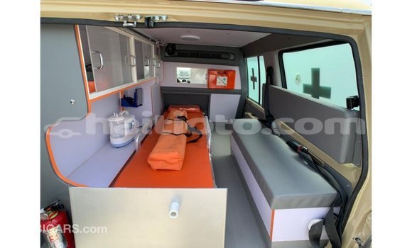 Acheter Import Voiture Toyota Land Cruiser Beige à Import - Dubai, Artibonite Acheter Import Voiture Toyota Land Cruiser Beige à Import - Dubai, Artibonite