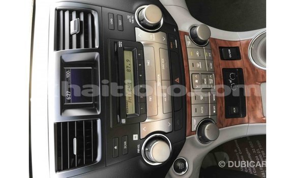 Acheter Import Voiture Toyota Highlander Noir à Import - Dubai, Artibonite Acheter Import Voiture Toyota Highlander Noir à Import - Dubai, Artibonite