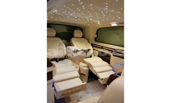 Acheter Import Voiture Mercedes-Benz 250 Noir à Import - Dubai, Artibonite Acheter Import Voiture Mercedes-Benz 250 Noir à Import - Dubai, Artibonite