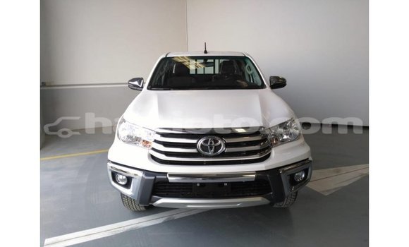 Acheter Import Voiture Toyota Hilux Blanc à Import - Dubai, Artibonite Acheter Import Voiture Toyota Hilux Blanc à Import - Dubai, Artibonite