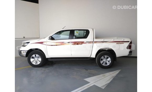 Acheter Import Voiture Toyota Hilux Blanc à Import - Dubai, Artibonite Acheter Import Voiture Toyota Hilux Blanc à Import - Dubai, Artibonite