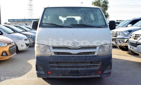 Acheter Import Voiture Toyota Hiace Blanc à Import - Dubai, Artibonite Acheter Import Voiture Toyota Hiace Blanc à Import - Dubai, Artibonite