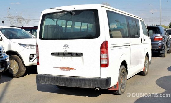 Acheter Import Voiture Toyota Hiace Blanc à Import - Dubai, Artibonite Acheter Import Voiture Toyota Hiace Blanc à Import - Dubai, Artibonite