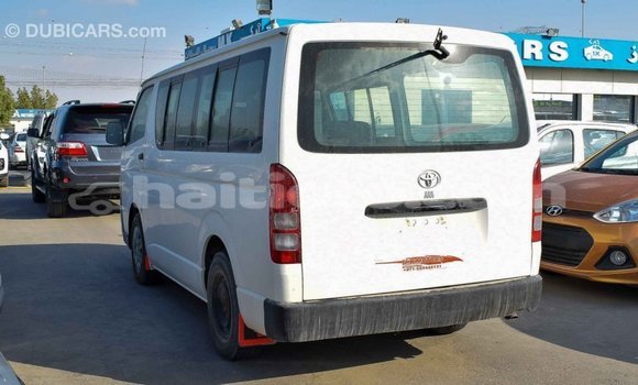Acheter Import Voiture Toyota Hiace Blanc à Import - Dubai, Artibonite Acheter Import Voiture Toyota Hiace Blanc à Import - Dubai, Artibonite