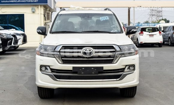 Acheter Import Voiture Toyota Land Cruiser Blanc à Import - Dubai, Artibonite Acheter Import Voiture Toyota Land Cruiser Blanc à Import - Dubai, Artibonite