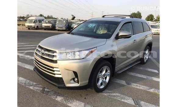 Acheter Import Voiture Toyota Highlander Beige à Import - Dubai, Artibonite Acheter Import Voiture Toyota Highlander Beige à Import - Dubai, Artibonite