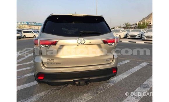 Acheter Import Voiture Toyota Highlander Beige à Import - Dubai, Artibonite Acheter Import Voiture Toyota Highlander Beige à Import - Dubai, Artibonite