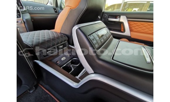 Acheter Import Voiture Toyota Land Cruiser Noir à Import - Dubai, Artibonite Acheter Import Voiture Toyota Land Cruiser Noir à Import - Dubai, Artibonite