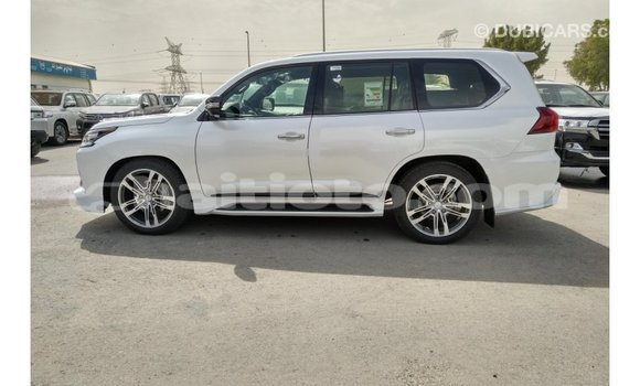 Acheter Import Voiture Lexus LX Blanc à Import - Dubai, Artibonite Acheter Import Voiture Lexus LX Blanc à Import - Dubai, Artibonite